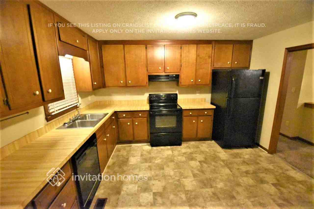 3701 Carolyn Farm Rd - Photo 4 of 9