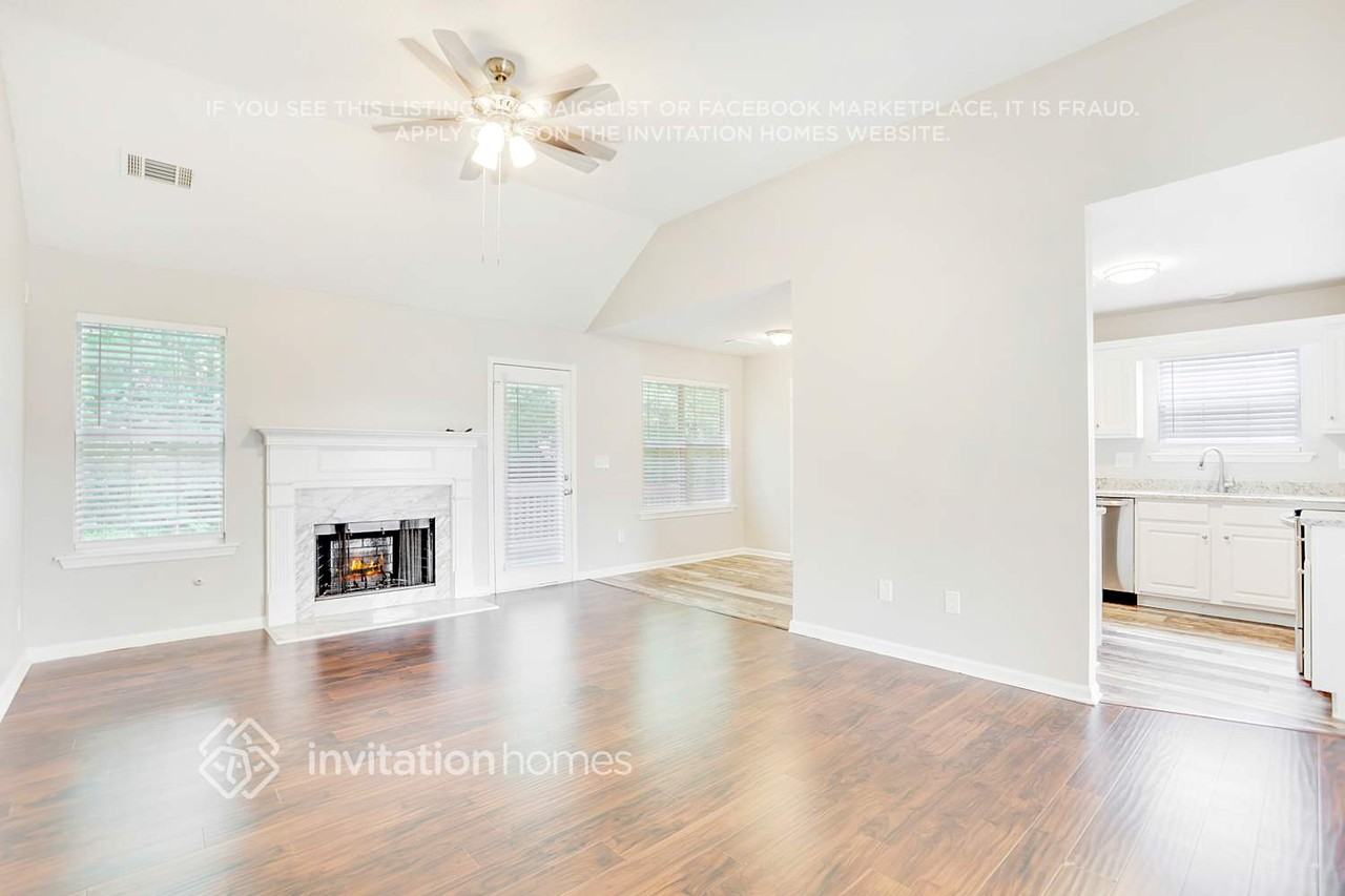 430 Gresham Dr - Photo 4 of 27