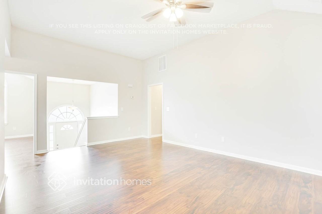 430 Gresham Dr - Photo 5 of 27