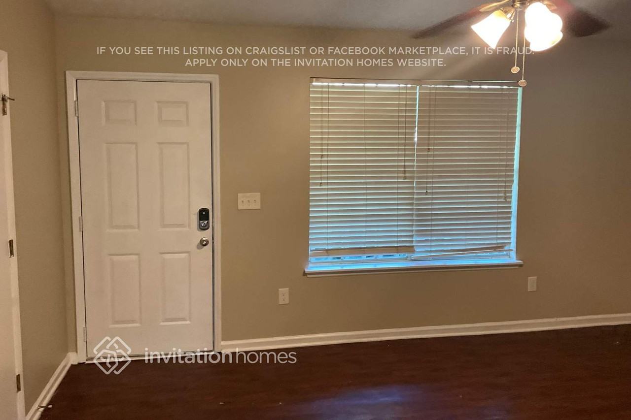 2805 Wildflower Ln - Photo 2 of 12