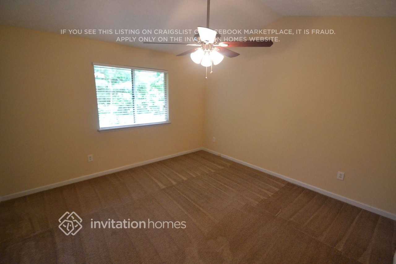 2805 Wildflower Ln - Photo 7 of 12
