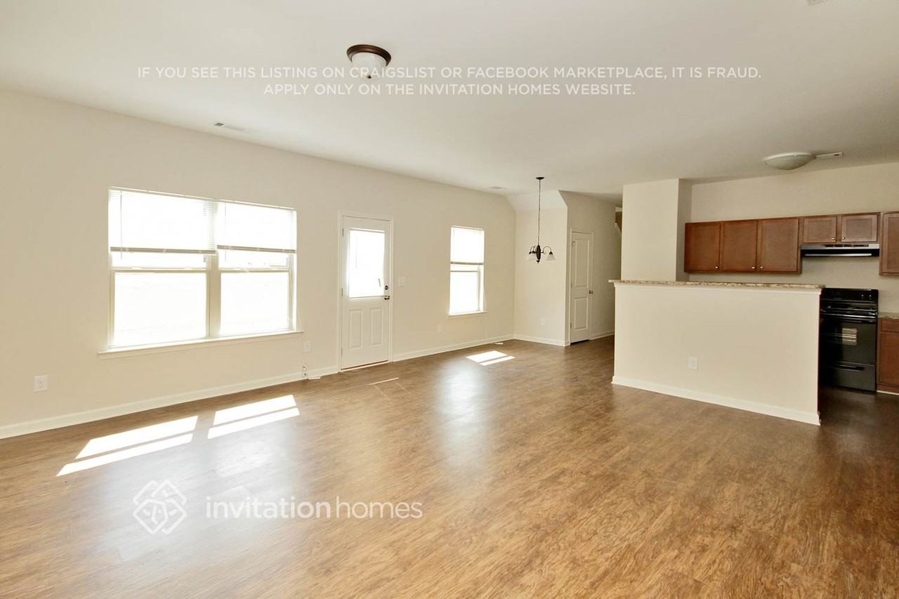 4325 Ewing Farm Ct - Photo 3 of 17
