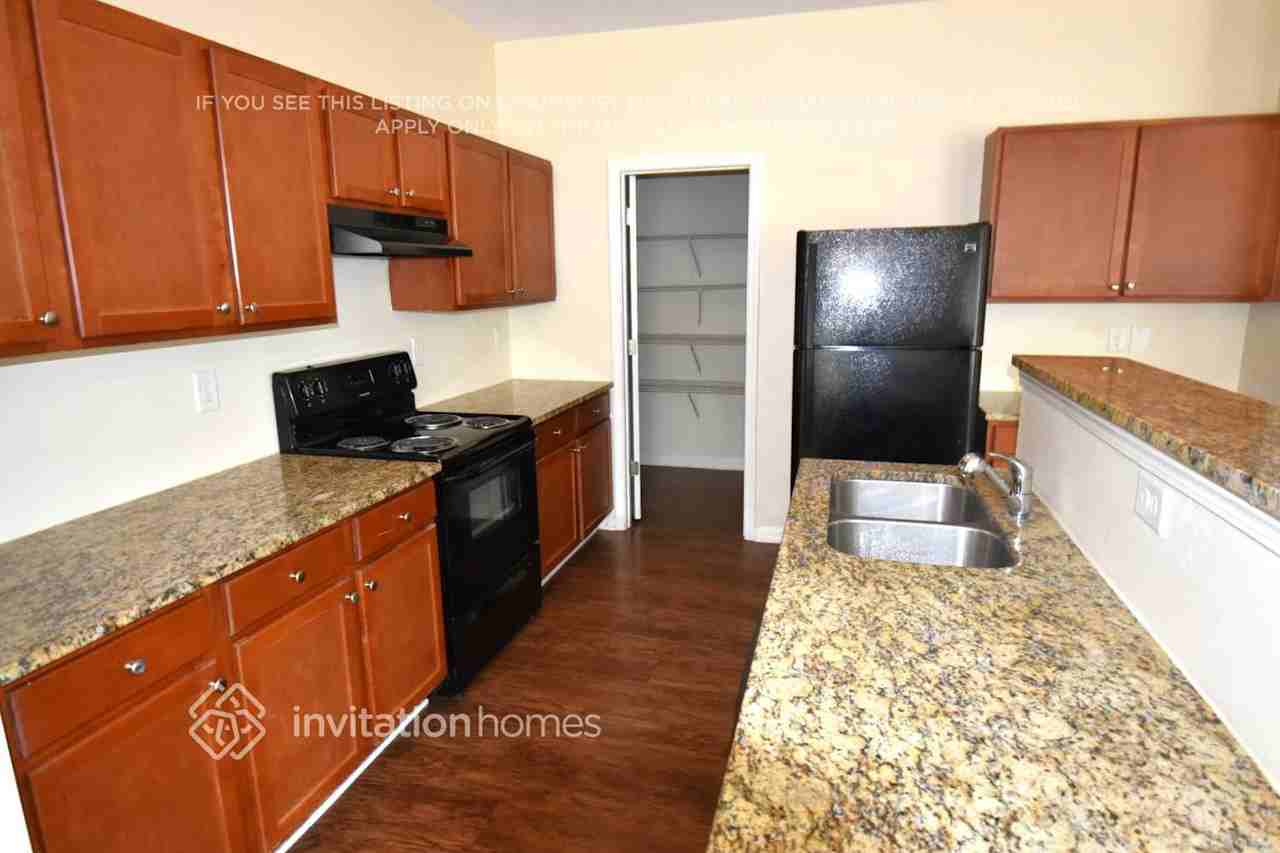 4325 Ewing Farm Ct - Photo 6 of 17
