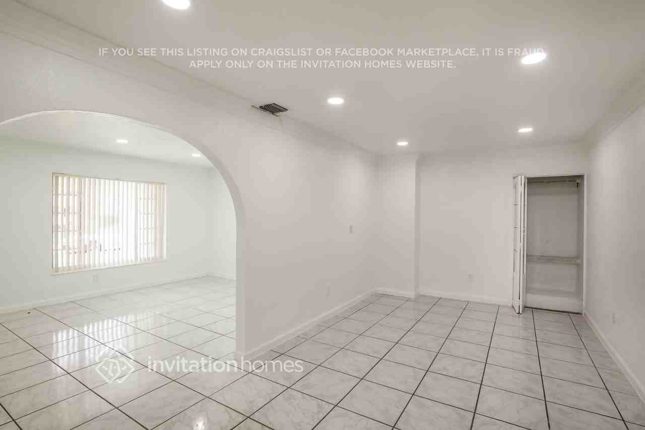 14544 Sw 105th Ct - Photo 4 of 17