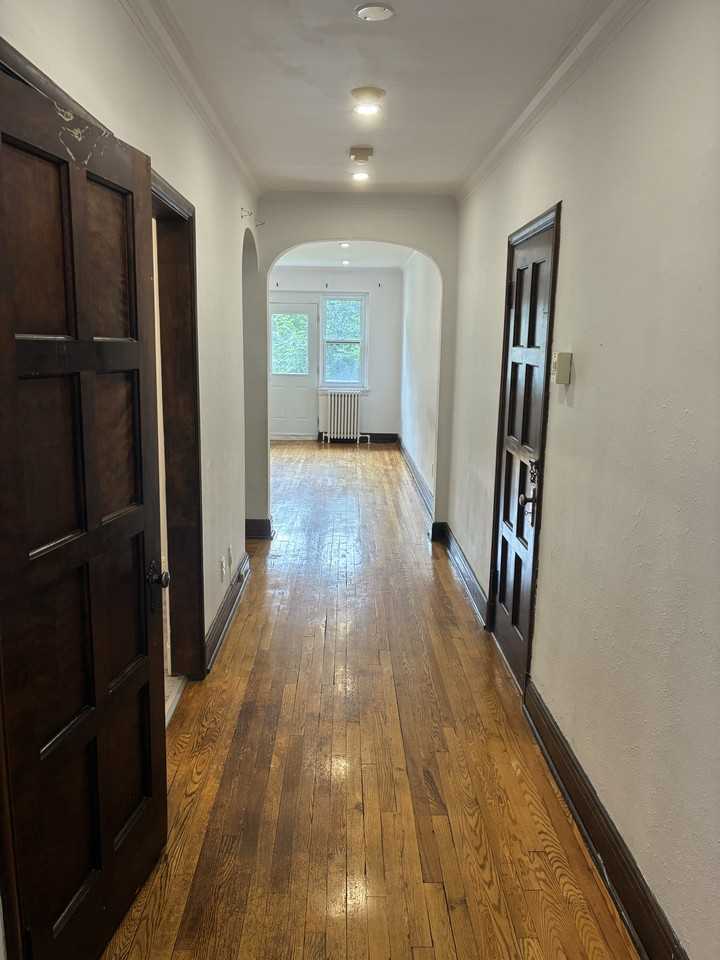 5821 Ch De La Côte-Saint-Luc — photo 1