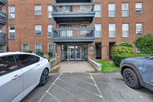 featured image of 140 Kane St #A7