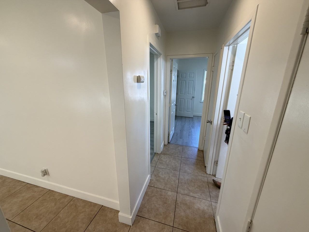 3552 North Alameda Avenue - Photo 5 of 23