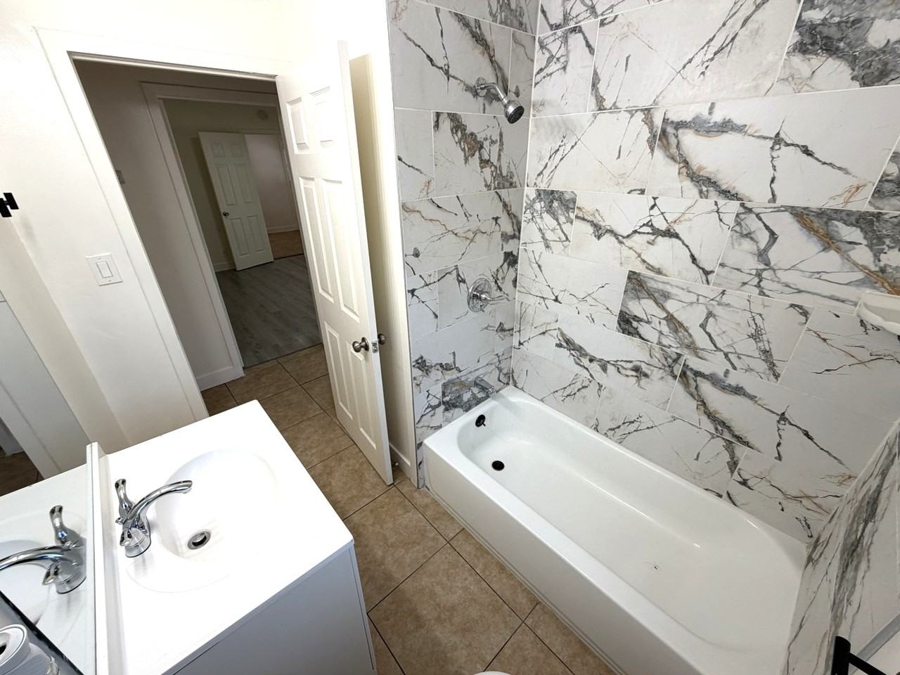 3552 North Alameda Avenue - Photo 4 of 23