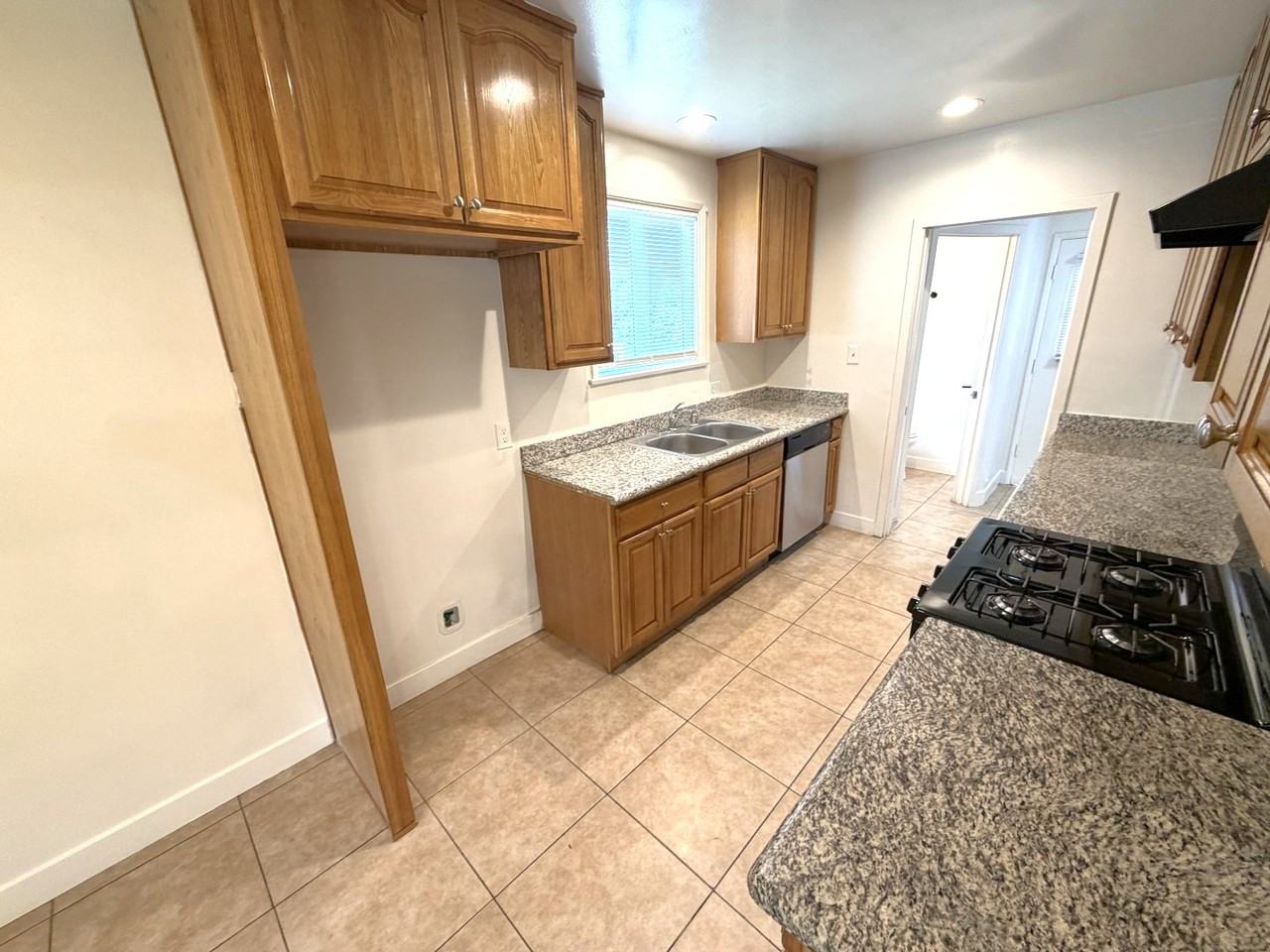3552 North Alameda Avenue - Photo 2 of 23