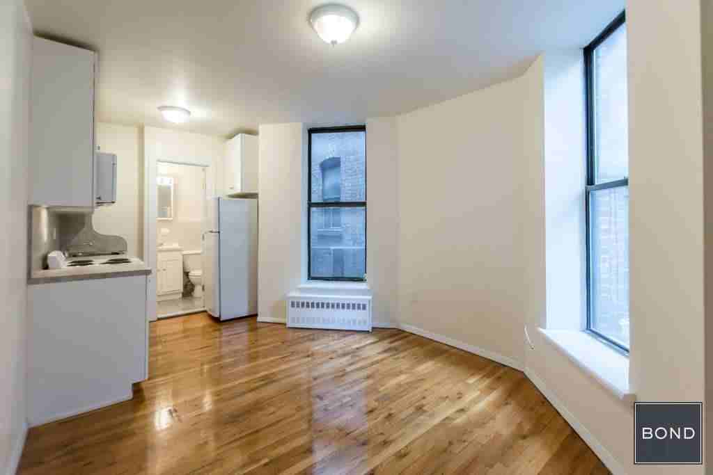 Amsterdam Ave #4B329