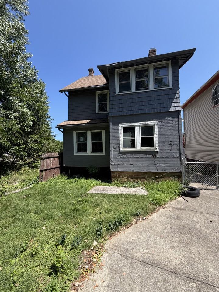 664 E 96th St #1 - Photo 2 of 19