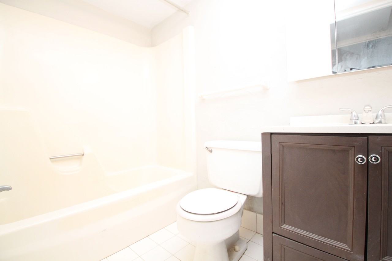 527  MONROE AVEAPT 402 #402 - Photo 7 of 10