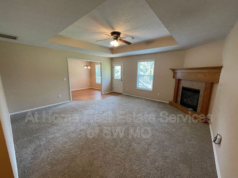 3222 W Wick St - Photo 2 of 14