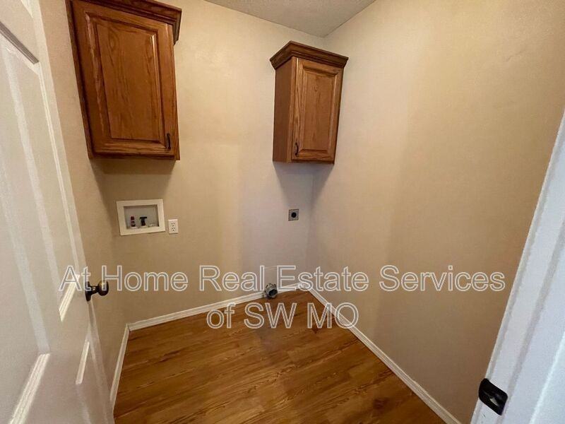 3222 W Wick St - Photo 4 of 14