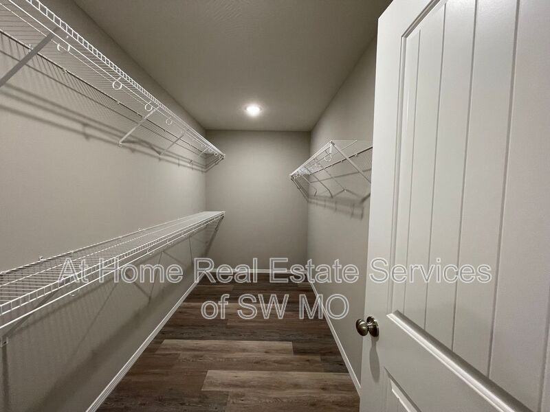 2116 N 21st St - Photo 5 of 7