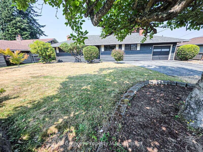 1715 Holbrook Ave - Photo 2 of 25