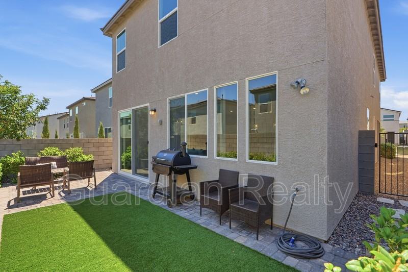 10190 Natural Anchor St - Photo 2 of 42