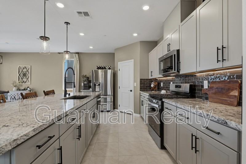 10190 Natural Anchor St - Photo 5 of 42