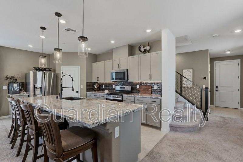 10190 Natural Anchor St - Photo 7 of 42