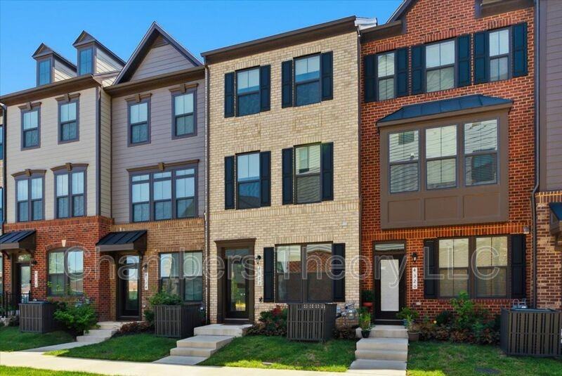 4322 Ellipse Ter - Photo 2 of 50