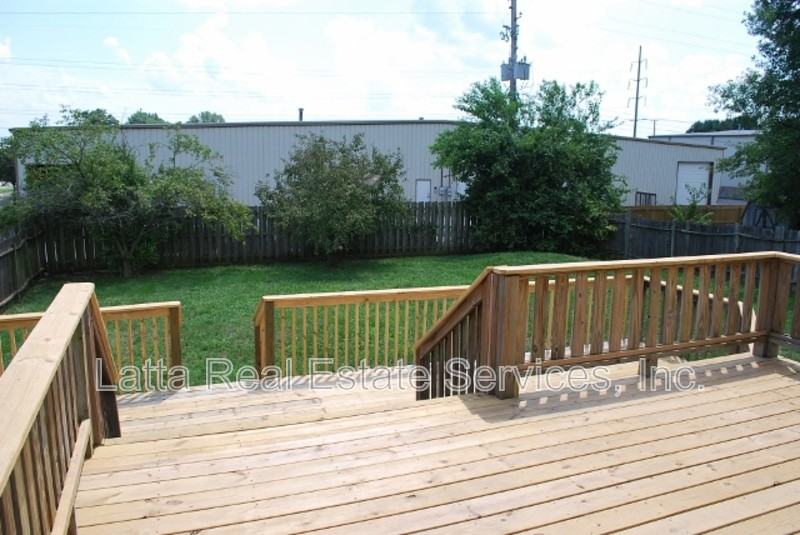 2916 Sw Jackson St - Photo 3 of 16