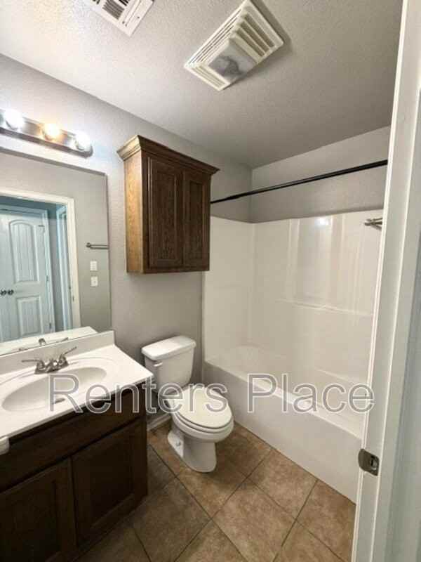 416 E Birch St - Photo 6 of 13