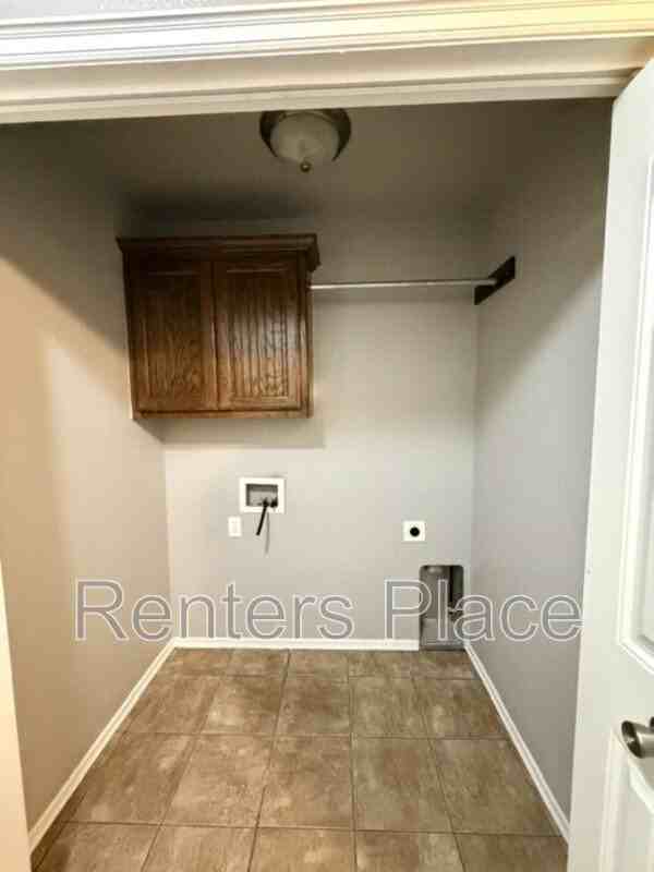 416 E Birch St - Photo 7 of 13