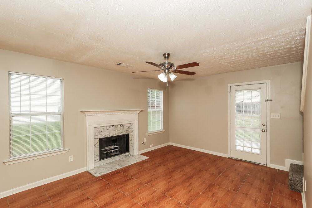 833 Rock Shoals Ct - Photo 5 of 17