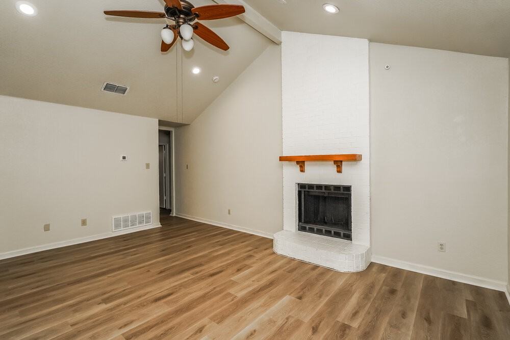 1124 W Hills Ter - Photo 3 of 16