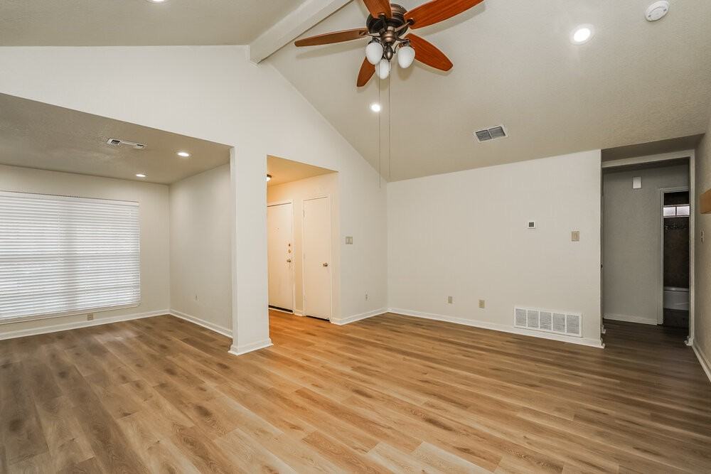 1124 W Hills Ter - Photo 4 of 16