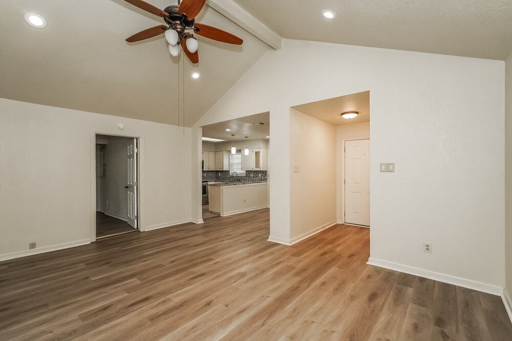 1124 W Hills Ter - Photo 5 of 16