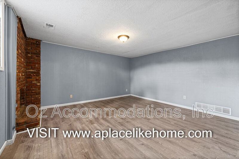 608 E 78th St - Photo 7 of 39