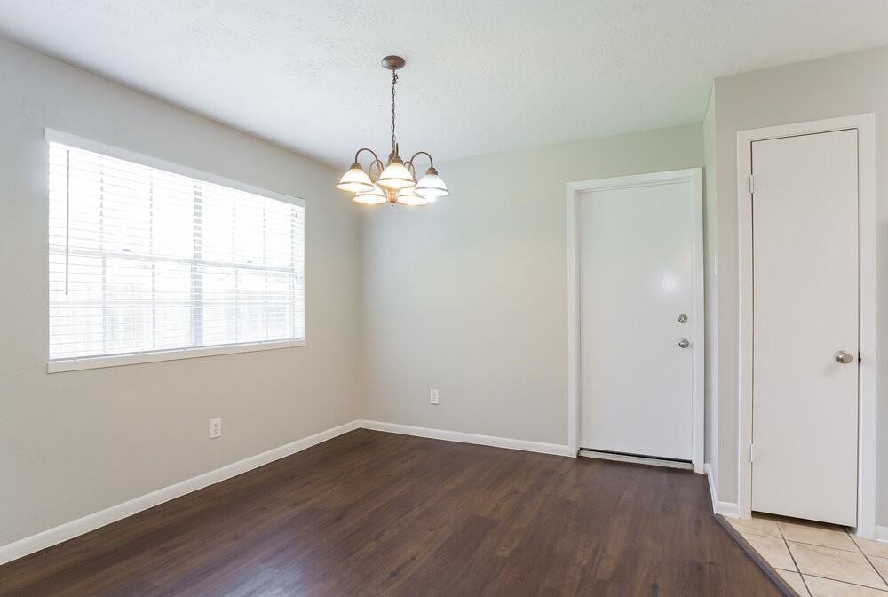 2707 Skelton Dr - Photo 4 of 15