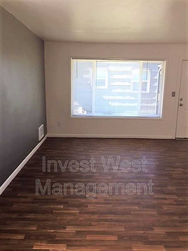 227 Cypress St - Photo 3 of 9