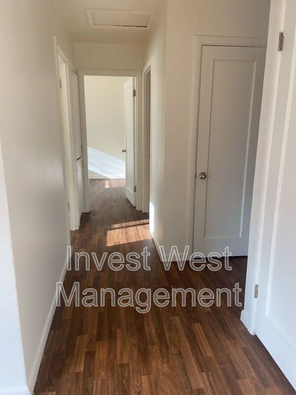 227 Cypress St - Photo 4 of 9