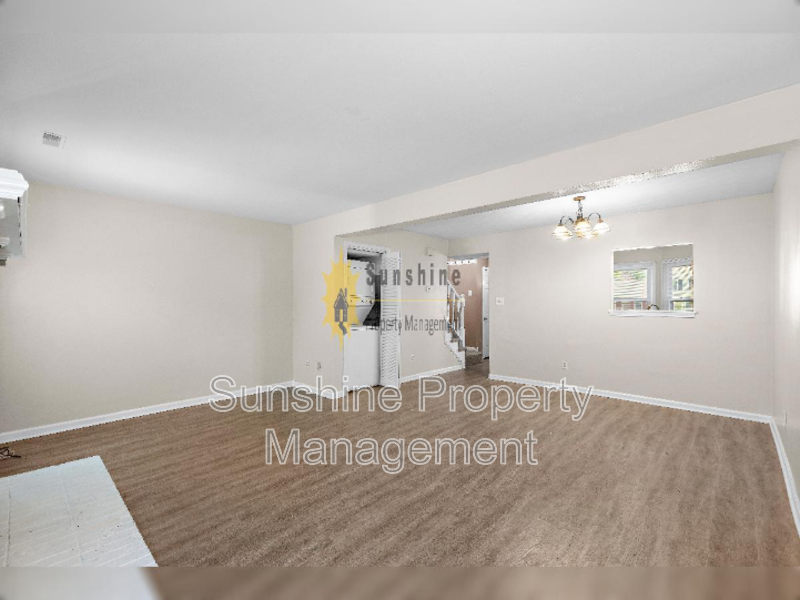 5121 Radcliff Cir - Photo 7 of 8