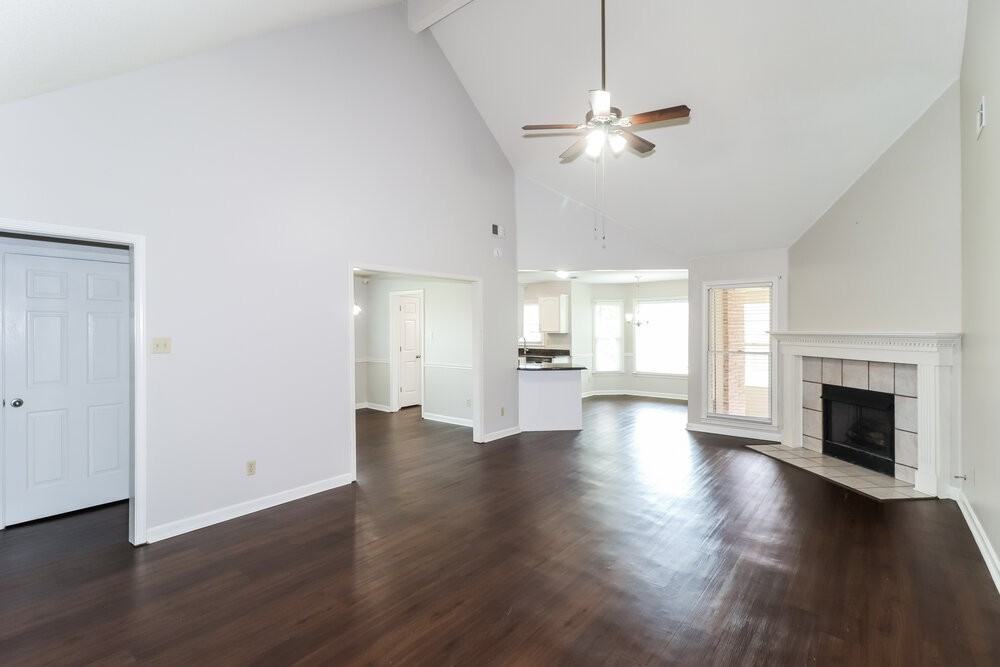 9335 Barrow Dr - Photo 4 of 17