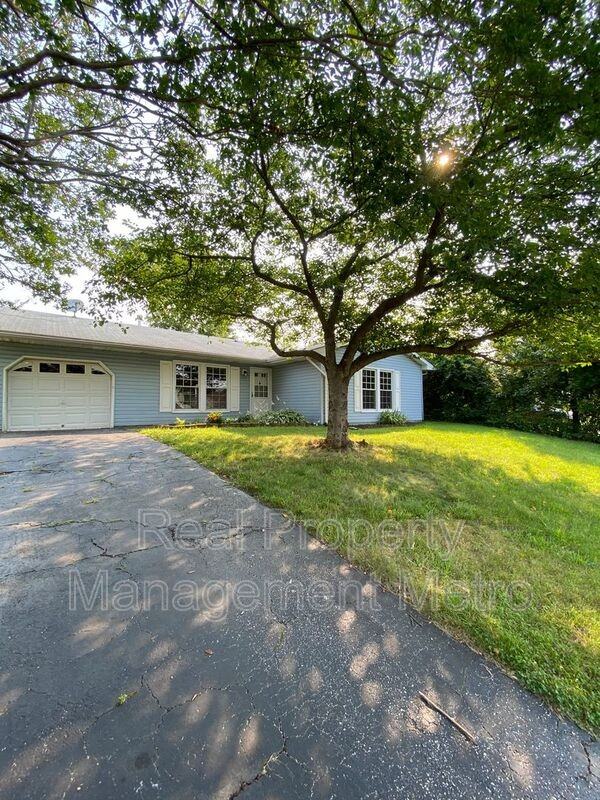 1902 Stonehearth Ct - Photo 3 of 24