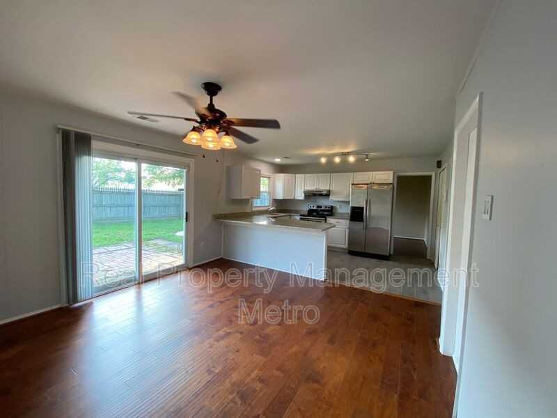 1902 Stonehearth Ct - Photo 7 of 24