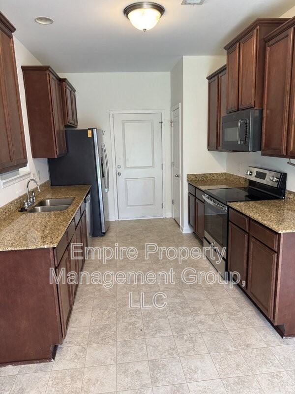 478 Freshwater Dr - Photo 4 of 10