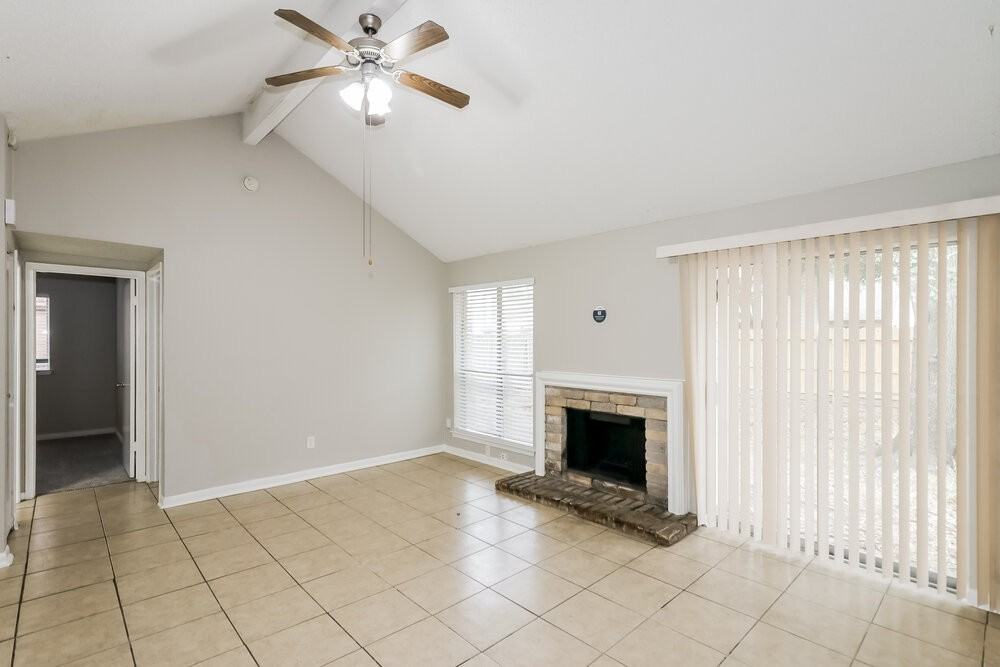 19523 Elmtree Estates Dr - Photo 4 of 16