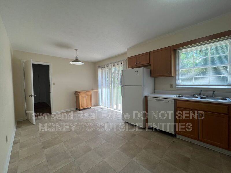 2213 Stanton St - Photo 4 of 15