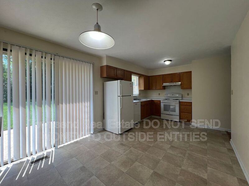 2213 Stanton St - Photo 5 of 15