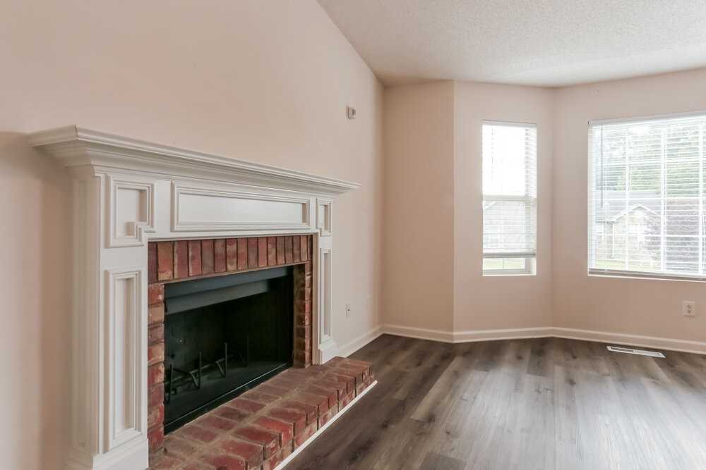 5987 Graywood Cir Se - Photo 5 of 18