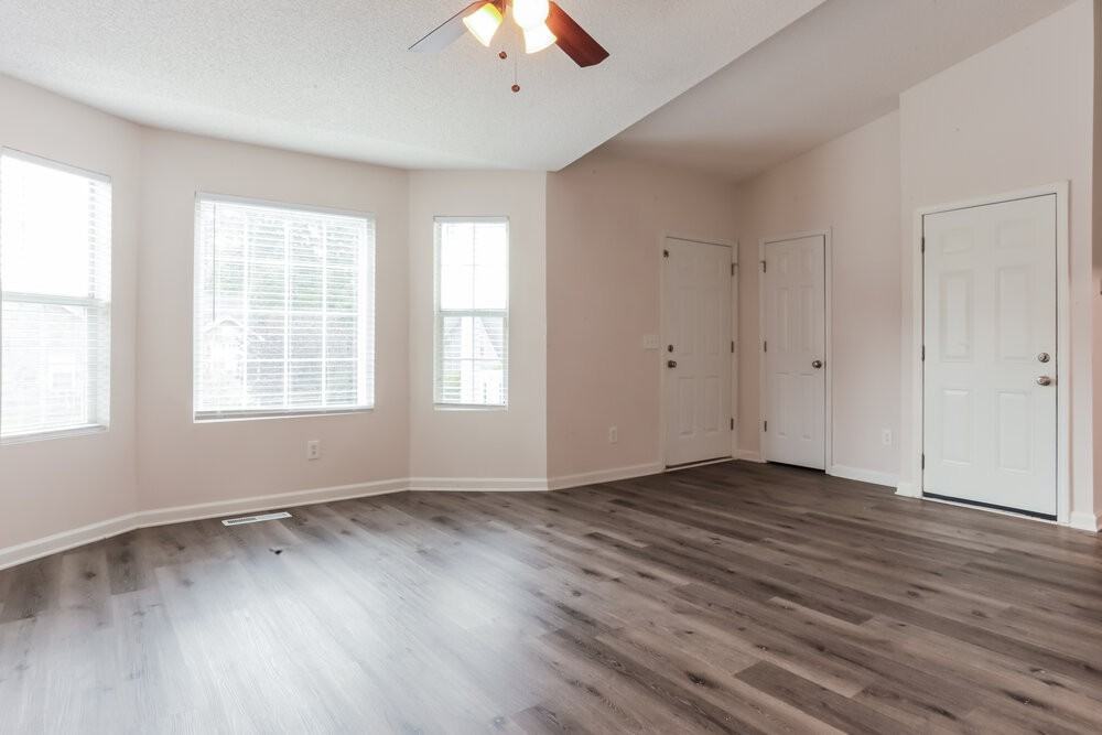 5987 Graywood Cir Se - Photo 6 of 18