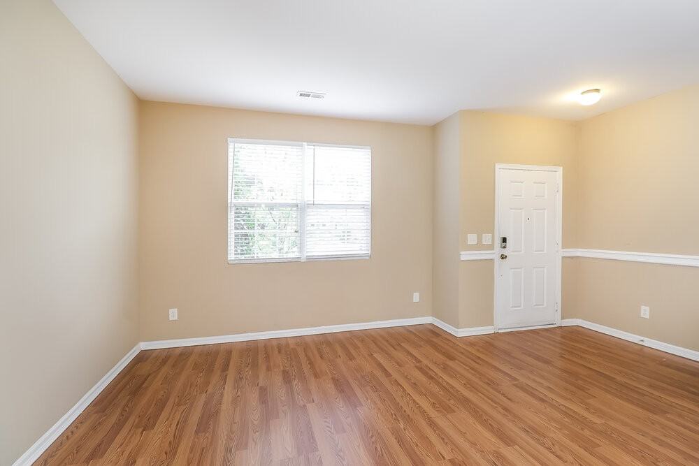 6512 Blackwood Ln - Photo 5 of 17