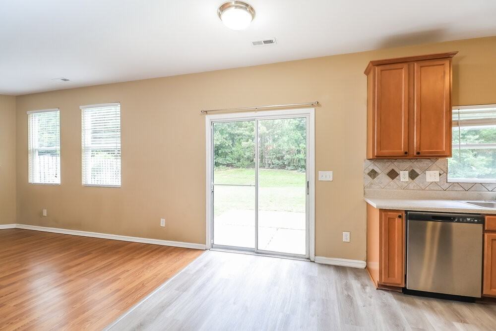 6512 Blackwood Ln - Photo 7 of 17