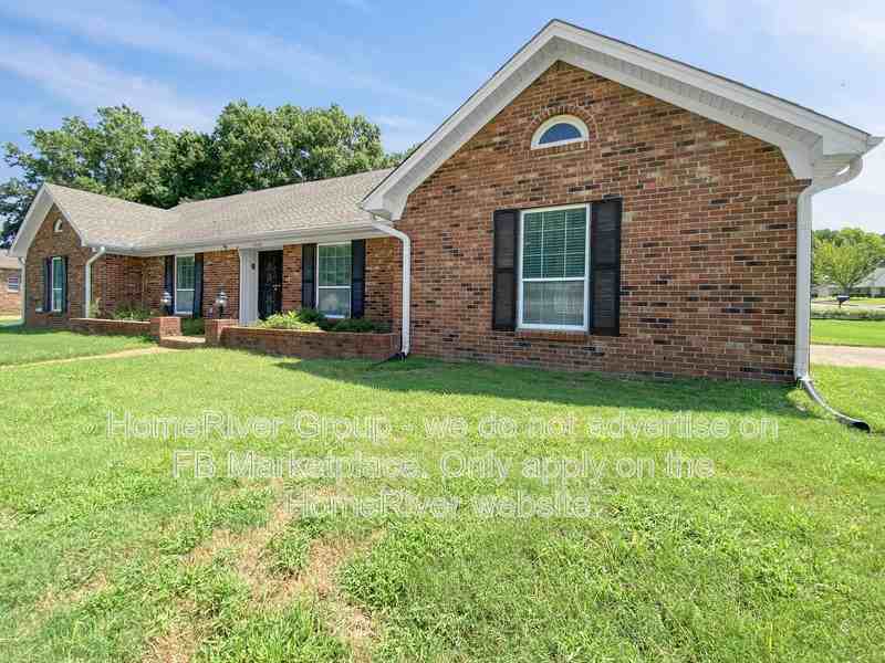 3106 Yates St - Photo 2 of 22