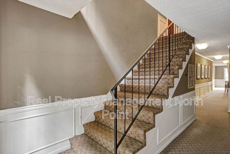 3513 Essex Ave - Photo 3 of 27