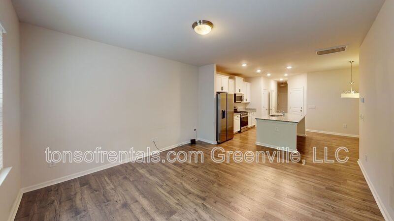 312 Highline Trl - Photo 2 of 18